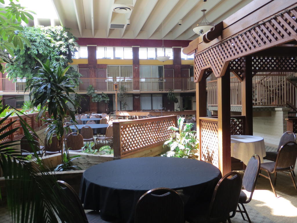 Clarion Inn Conference Center Modesto Extérieur photo