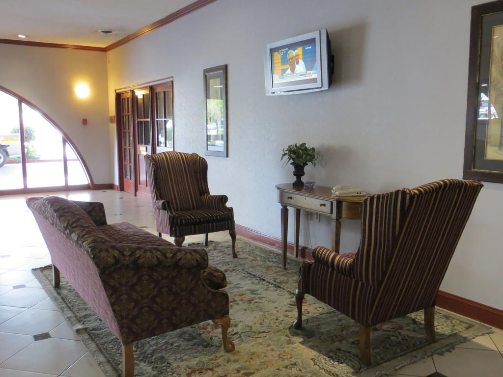 Clarion Inn Conference Center Modesto Extérieur photo