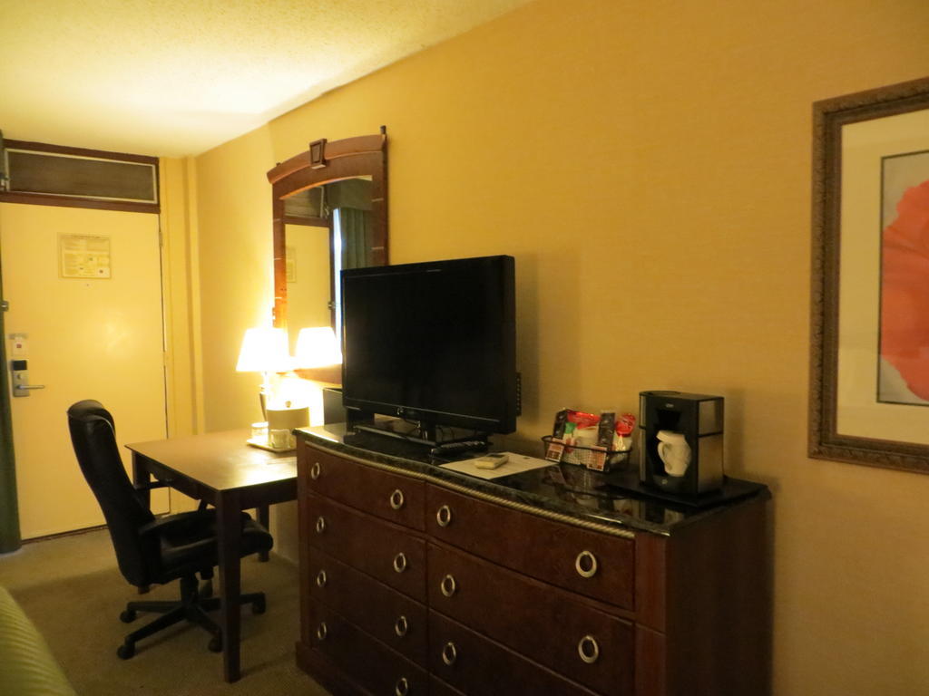 Clarion Inn Conference Center Modesto Extérieur photo