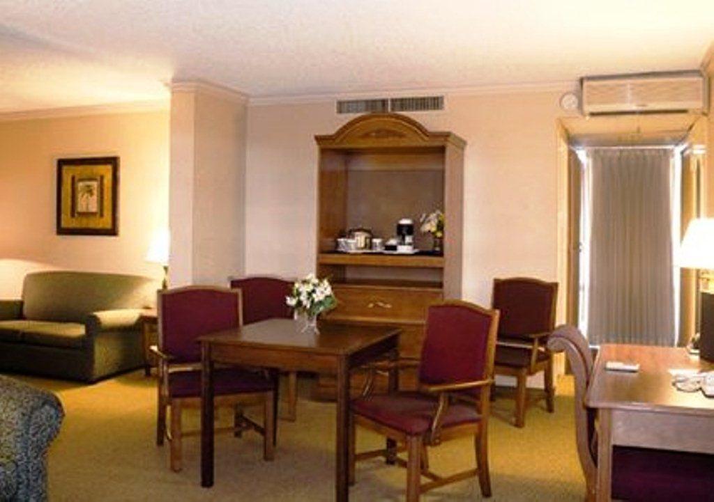 Clarion Inn Conference Center Modesto Extérieur photo