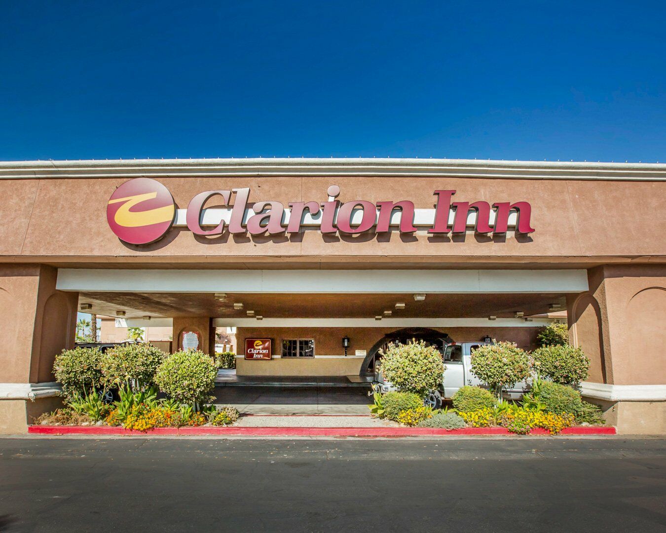 Clarion Inn Conference Center Modesto Extérieur photo